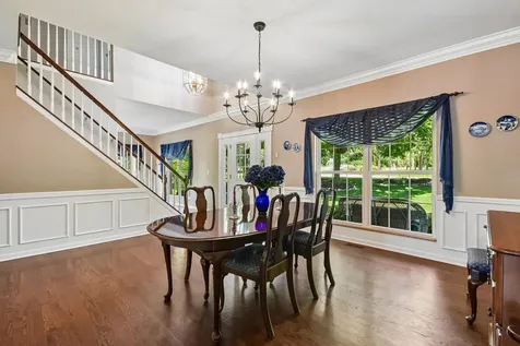 605 Tulip Circle Island Lake IL 60042