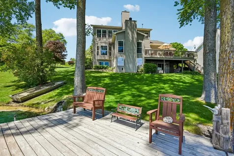 605 Tulip Circle Island Lake IL 60042
