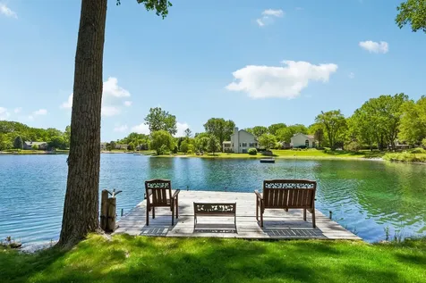 605 Tulip Circle Island Lake IL 60042