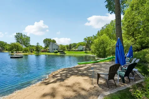605 Tulip Circle Island Lake IL 60042