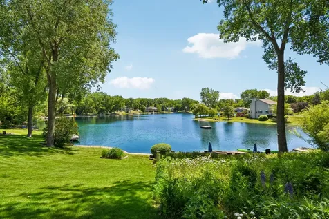 605 Tulip Circle Island Lake IL 60042