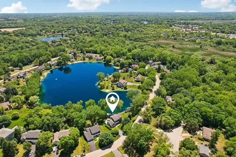 605 Tulip Circle Island Lake IL 60042