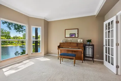 605 Tulip Circle Island Lake IL 60042
