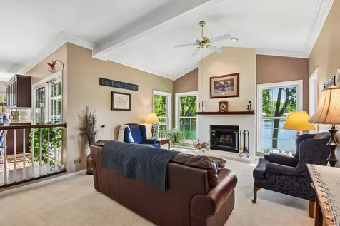 605 Tulip Circle Island Lake IL 60042