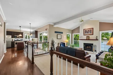 605 Tulip Circle Island Lake IL 60042