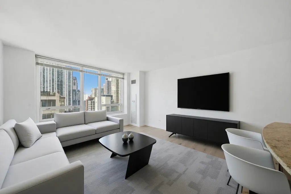 33 West Ontario Street Chicago IL 60611