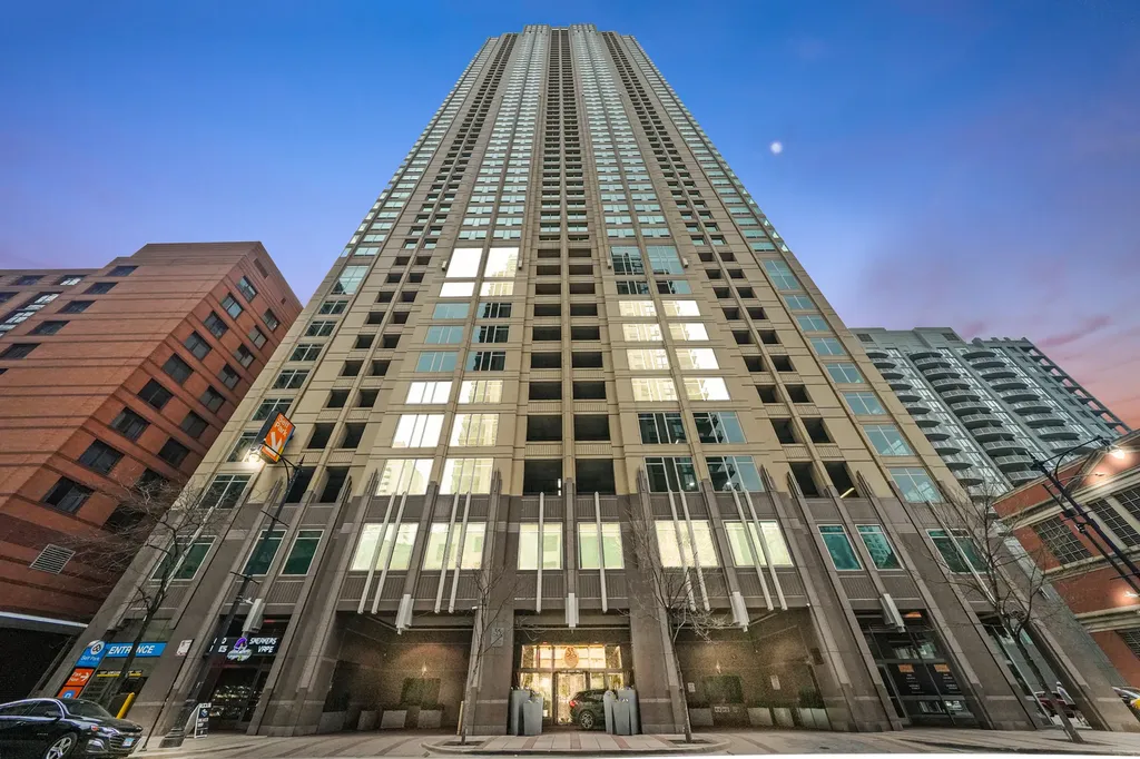 33 West Ontario Street Chicago IL 60611