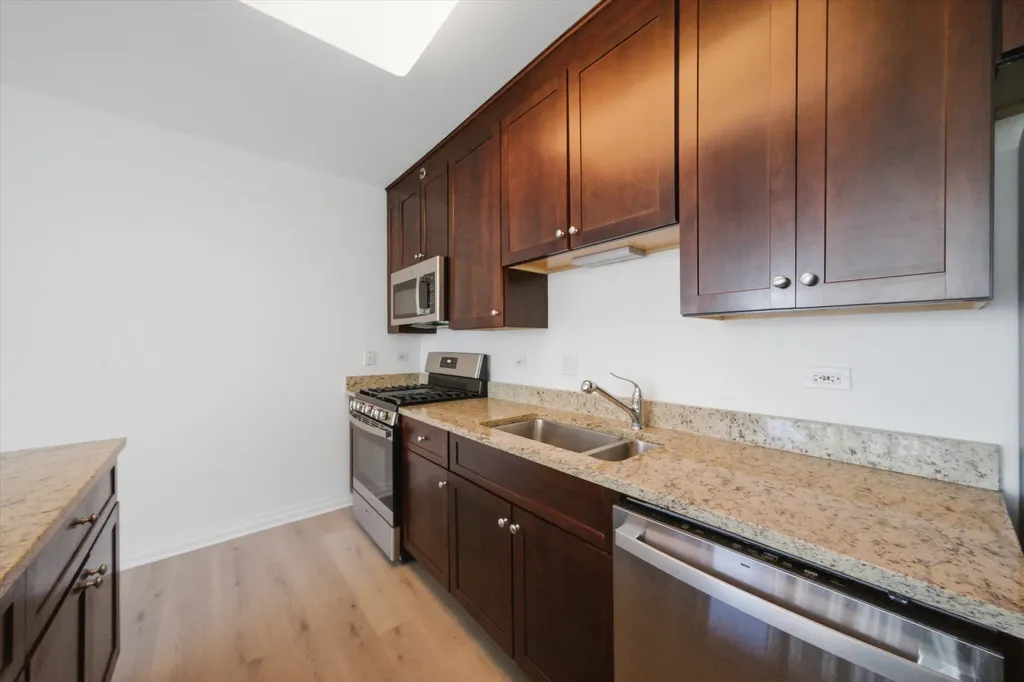 33 West Ontario Street Chicago IL 60611