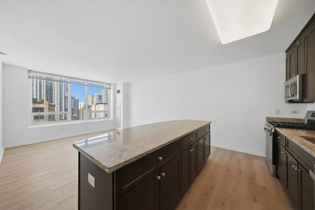33 West Ontario Street Chicago IL 60611
