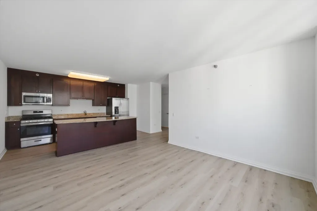 33 West Ontario Street Chicago IL 60611