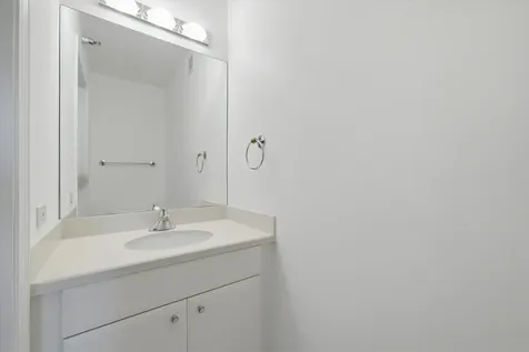 33 West Ontario Street Chicago IL 60611