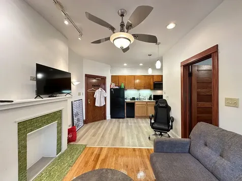 2821 West Shakespeare Avenue Chicago IL 60647