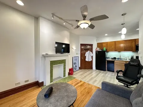 2821 West Shakespeare Avenue Chicago IL 60647