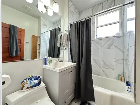 2821 West Shakespeare Avenue Chicago IL 60647
