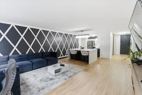 201 East Chestnut Street Chicago IL 60611