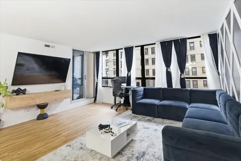 201 East Chestnut Street Chicago IL 60611
