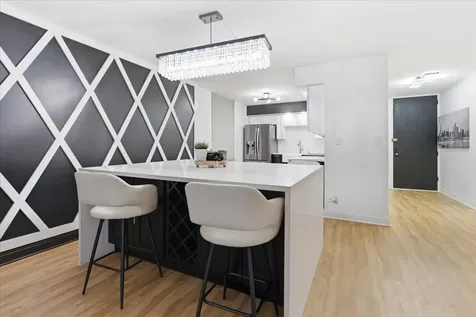201 East Chestnut Street Chicago IL 60611