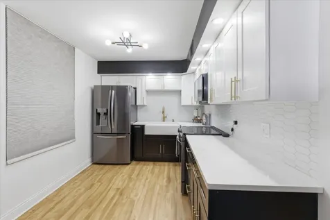 201 East Chestnut Street Chicago IL 60611