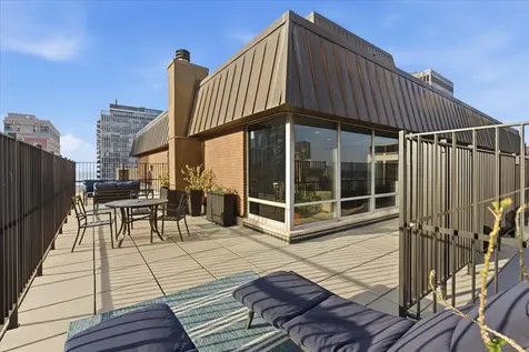 201 East Chestnut Street Chicago IL 60611