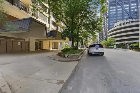 201 East Chestnut Street Chicago IL 60611