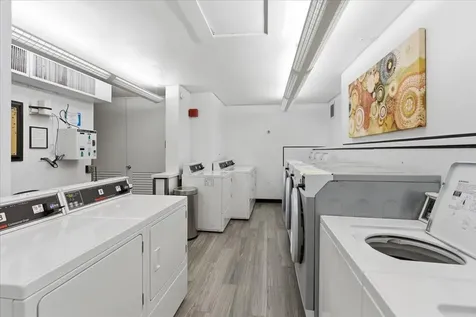 201 East Chestnut Street Chicago IL 60611