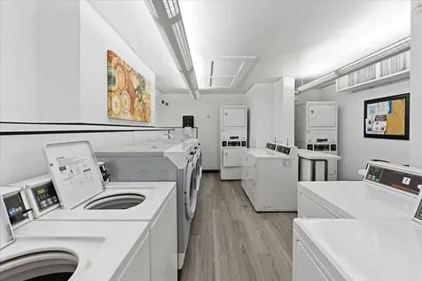 201 East Chestnut Street Chicago IL 60611