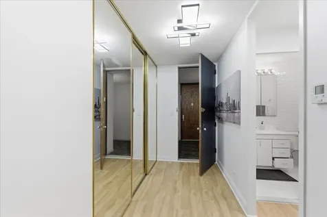 201 East Chestnut Street Chicago IL 60611