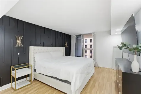 201 East Chestnut Street Chicago IL 60611