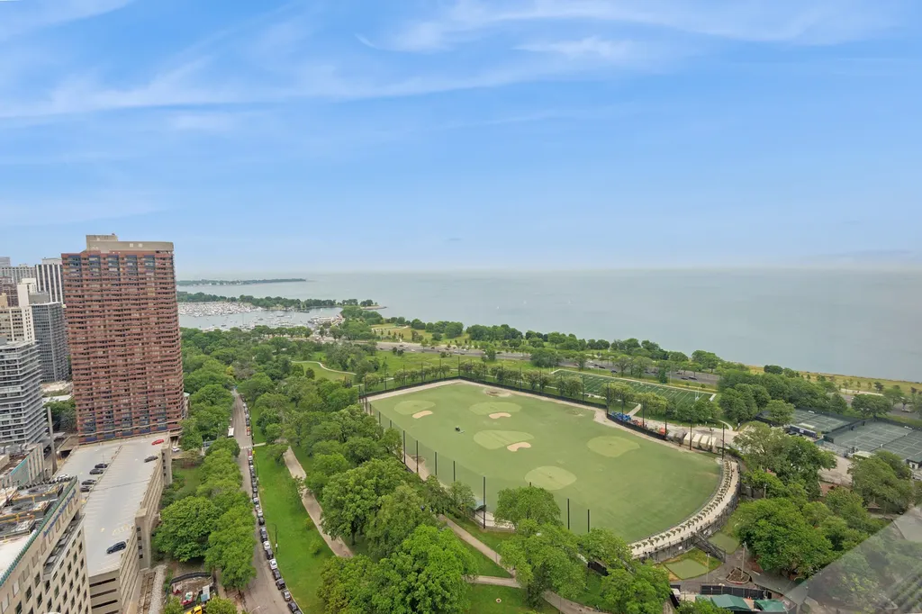 2800 North Lake Shore Drive Chicago IL 60657