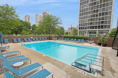 2800 North Lake Shore Drive Chicago IL 60657