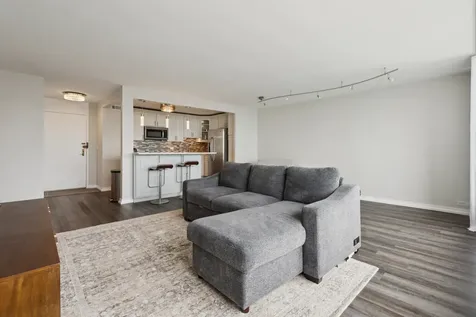2800 North Lake Shore Drive Chicago IL 60657