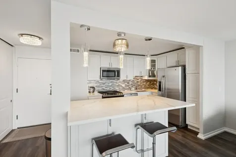 2800 North Lake Shore Drive Chicago IL 60657