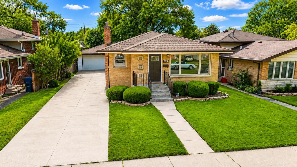8818 South 55th Court Oak Lawn IL 60453