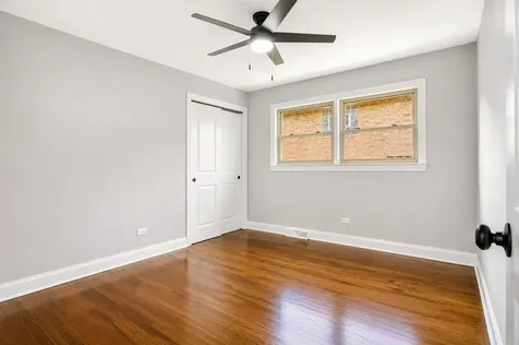 8818 South 55th Court Oak Lawn IL 60453