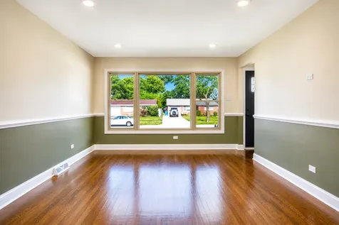 8818 South 55th Court Oak Lawn IL 60453