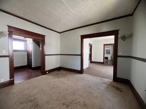 620 16TH Avenue East Moline IL 61244
