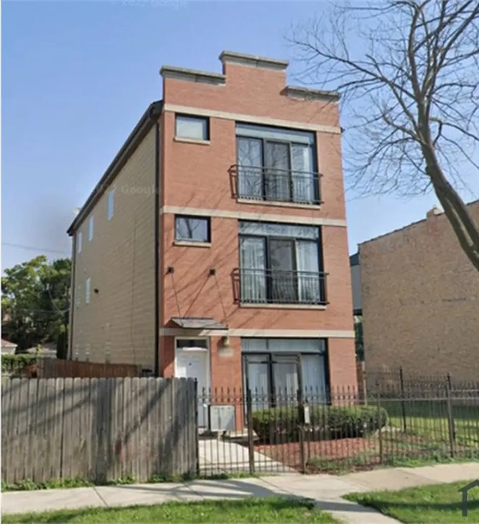 4116 West Congress Parkway Chicago IL 60624