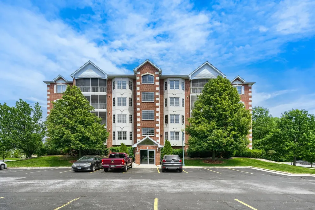 7710 Greenway Boulevard Tinley Park IL 60487