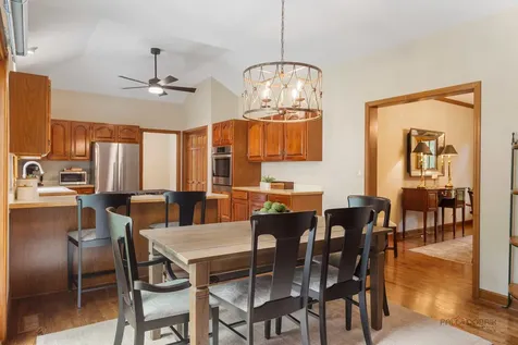 2145 Kenton Lane Libertyville IL 60048