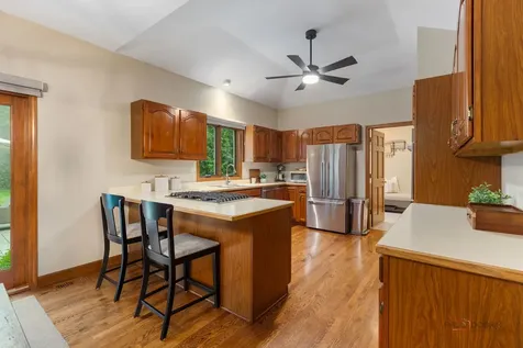 2145 Kenton Lane Libertyville IL 60048