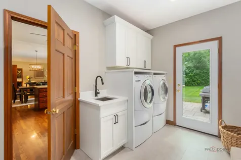 2145 Kenton Lane Libertyville IL 60048