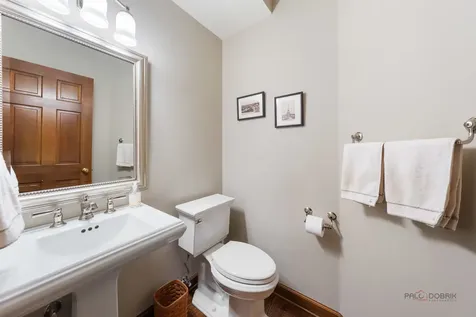 2145 Kenton Lane Libertyville IL 60048