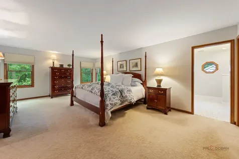 2145 Kenton Lane Libertyville IL 60048