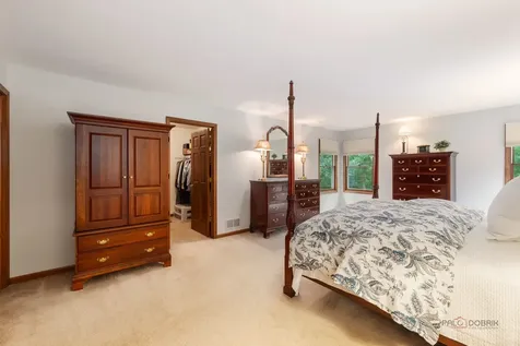 2145 Kenton Lane Libertyville IL 60048