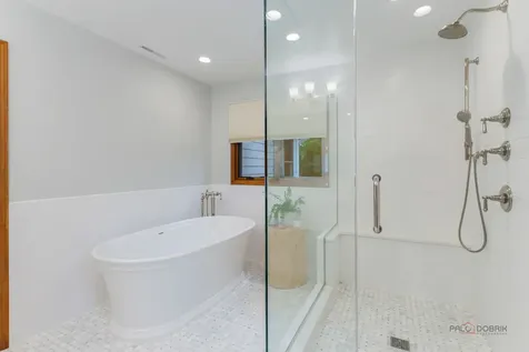 2145 Kenton Lane Libertyville IL 60048