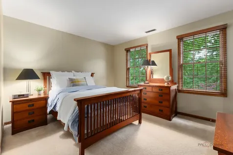 2145 Kenton Lane Libertyville IL 60048