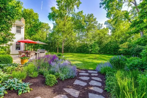 2145 Kenton Lane Libertyville IL 60048