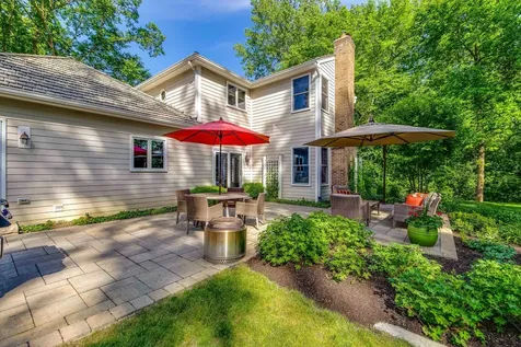 2145 Kenton Lane Libertyville IL 60048