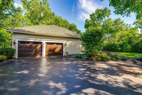 2145 Kenton Lane Libertyville IL 60048