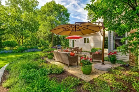2145 Kenton Lane Libertyville IL 60048